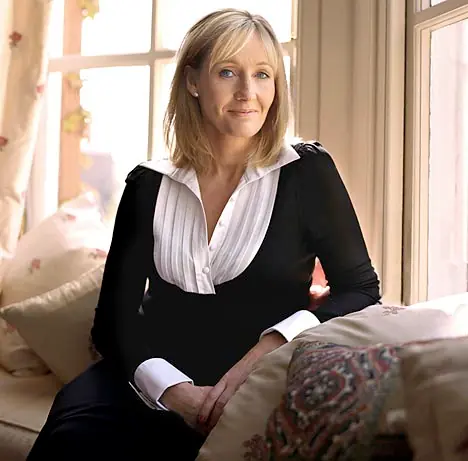J.K. Rowling especula con Harry Potter 8 y 9