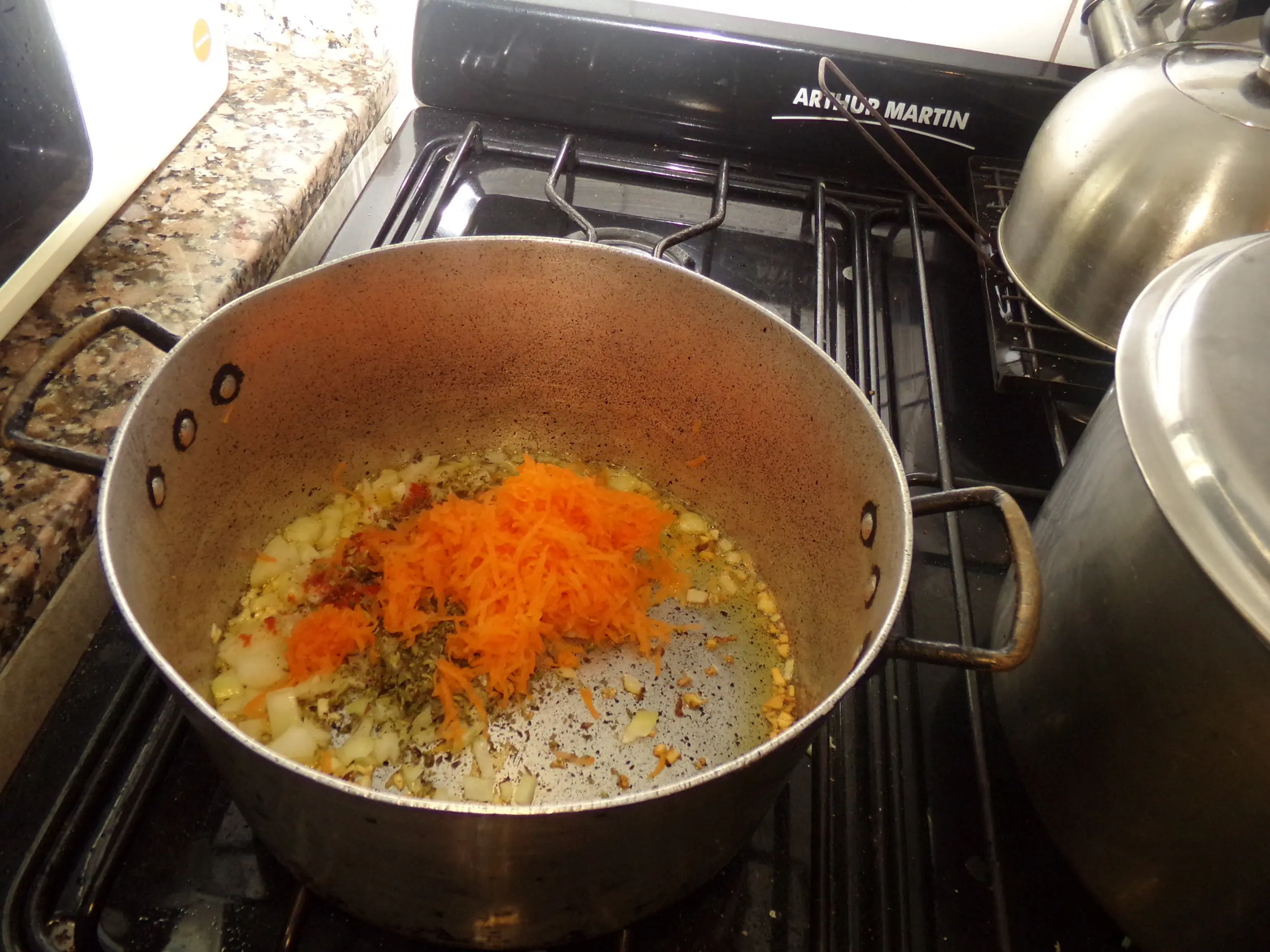 Fideos con salsa filleto