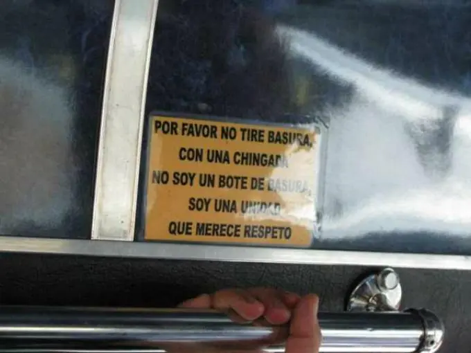 Letreros que solo verás en transportes públicos de México