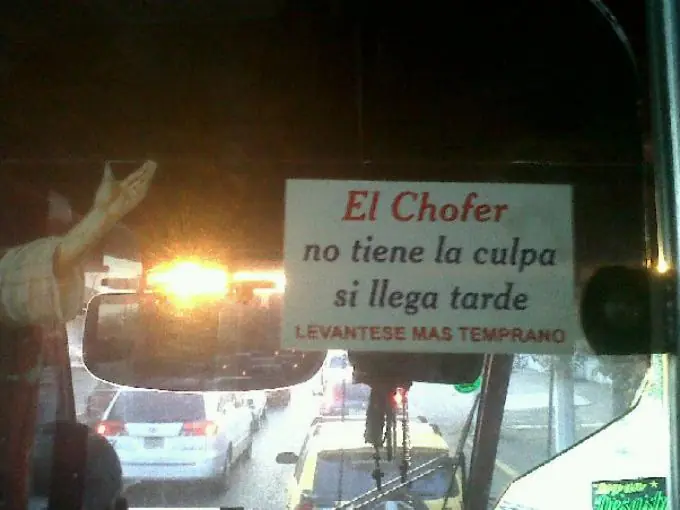 Letreros que solo verás en transportes públicos de México