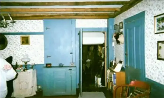 tras