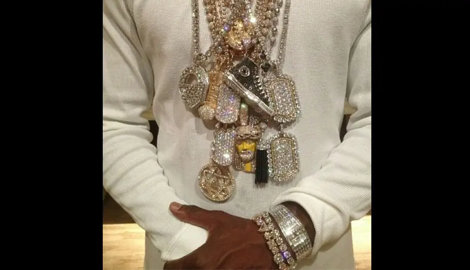 Floyd Mayweather te enseña a gastar tu dinero