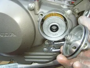 Tutorial cambio aceite Honda Tornado!