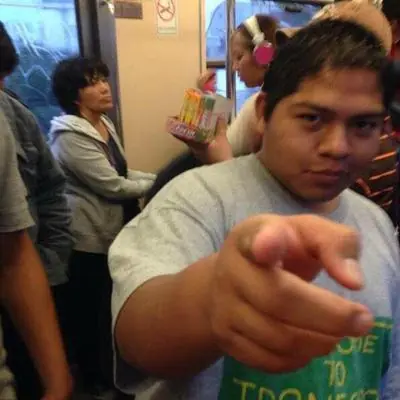 MC Dinero, yo te mi único héroe en este caos