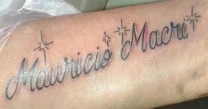 Fanaticos se tatuan a Macri