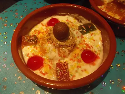 Yogurt con melocoton y membrillo