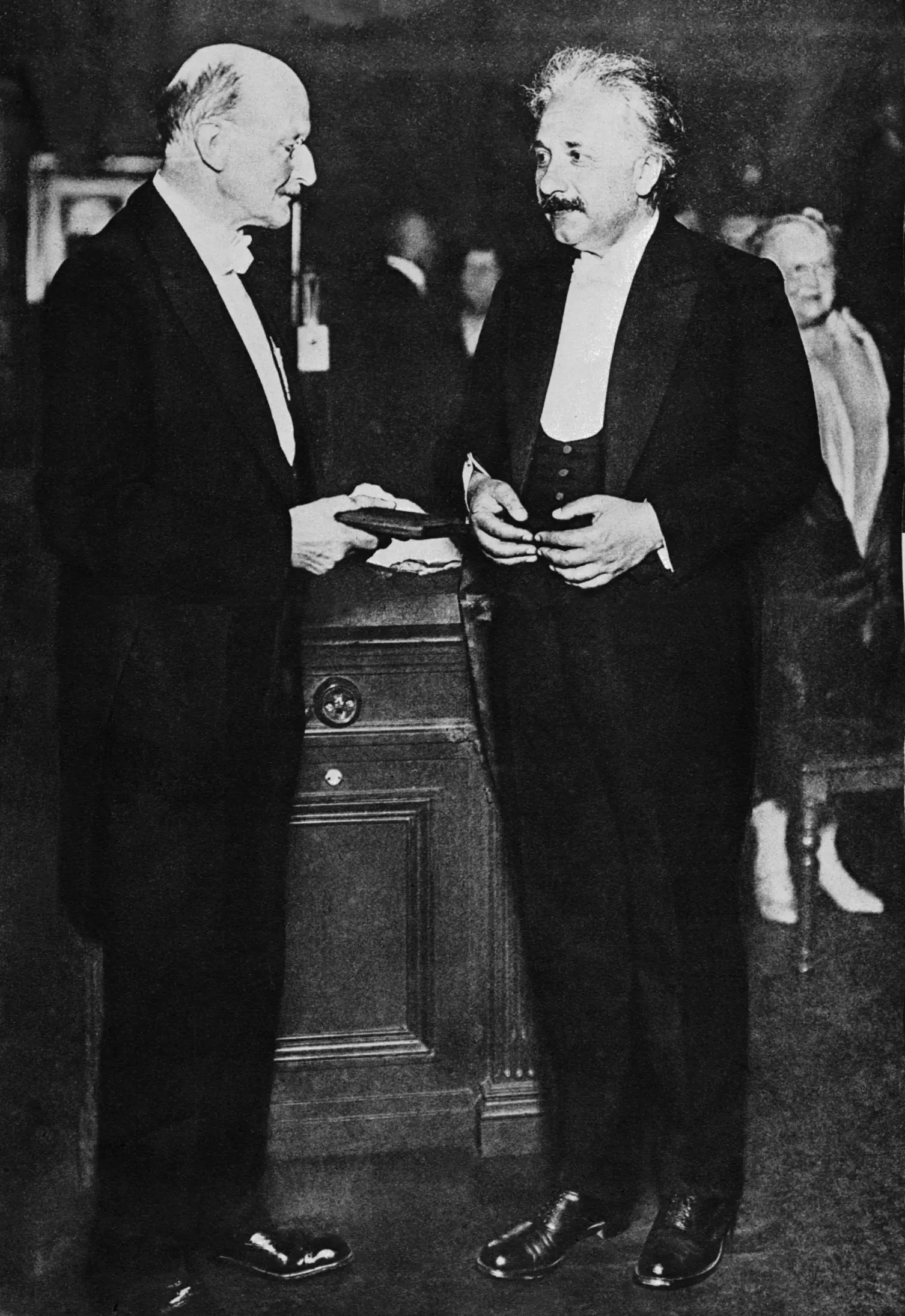 A 100 años de la Teoría de la Relatividad: Einstein su vid A 100 años de la Teoría de la Relatividad: Einstein su vid