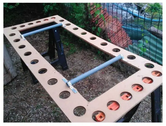 Desocupado? Sali a vender cerveza con esta mesa ambulante