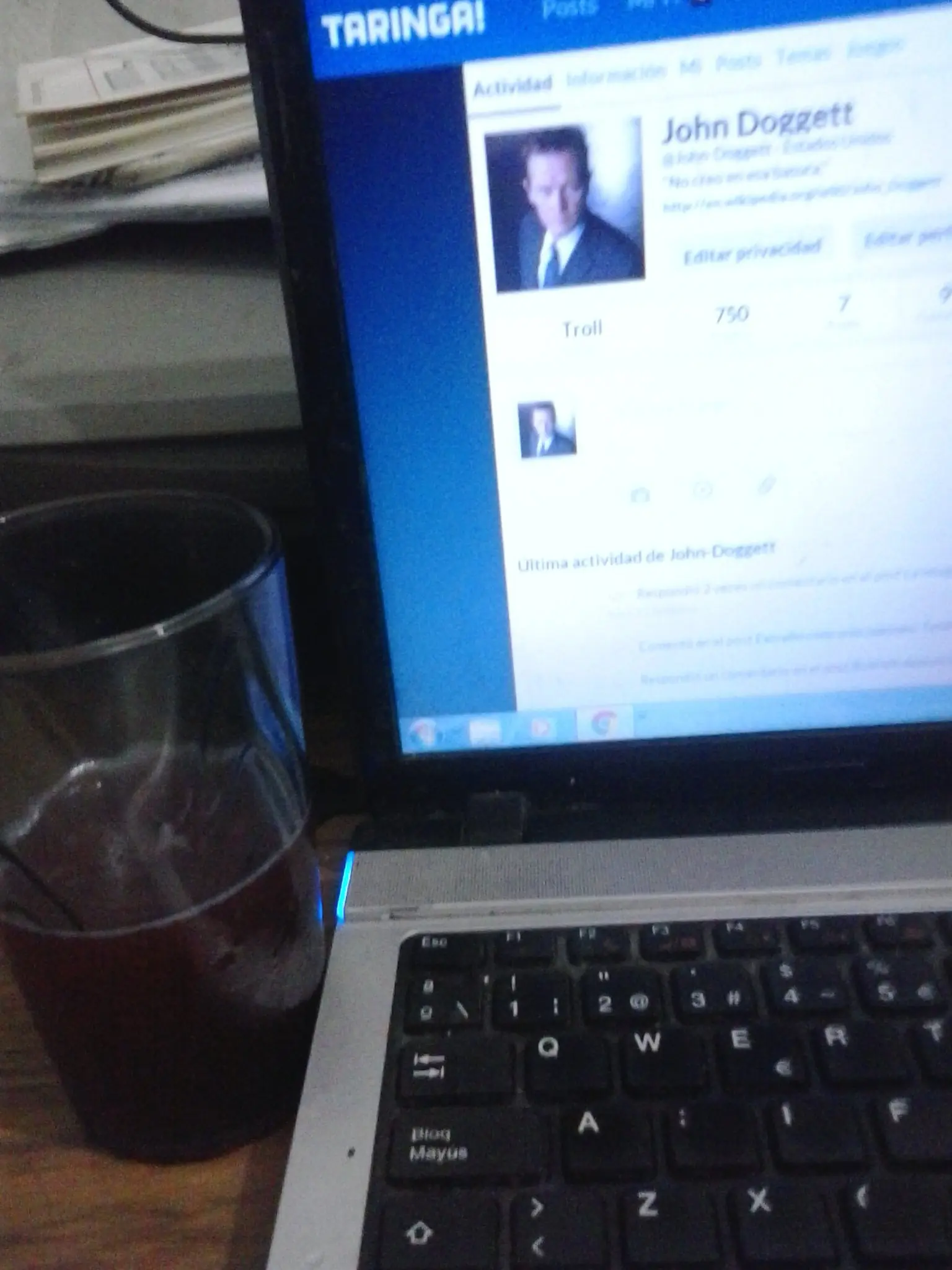 Vino tinto con Manaos (y te lo muestro)