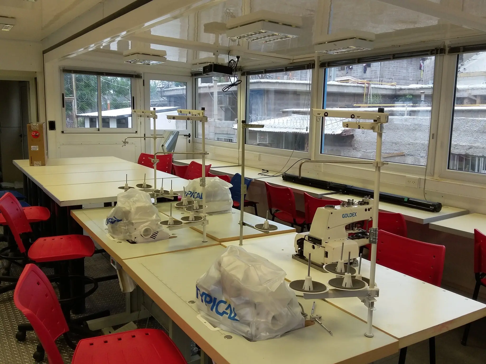 LLego un aula taller movil al penal