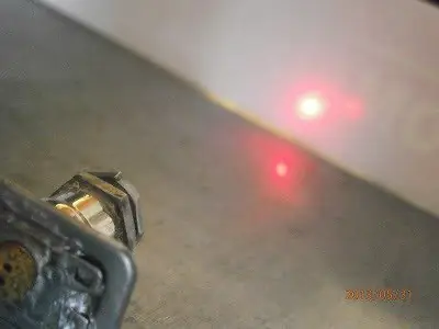 Como hacer un puntero láser. (paso a paso)