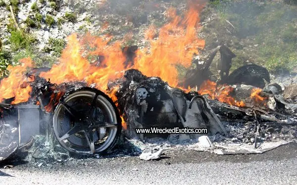 Autos deportivos ardiendo y accidentados [Una pena]