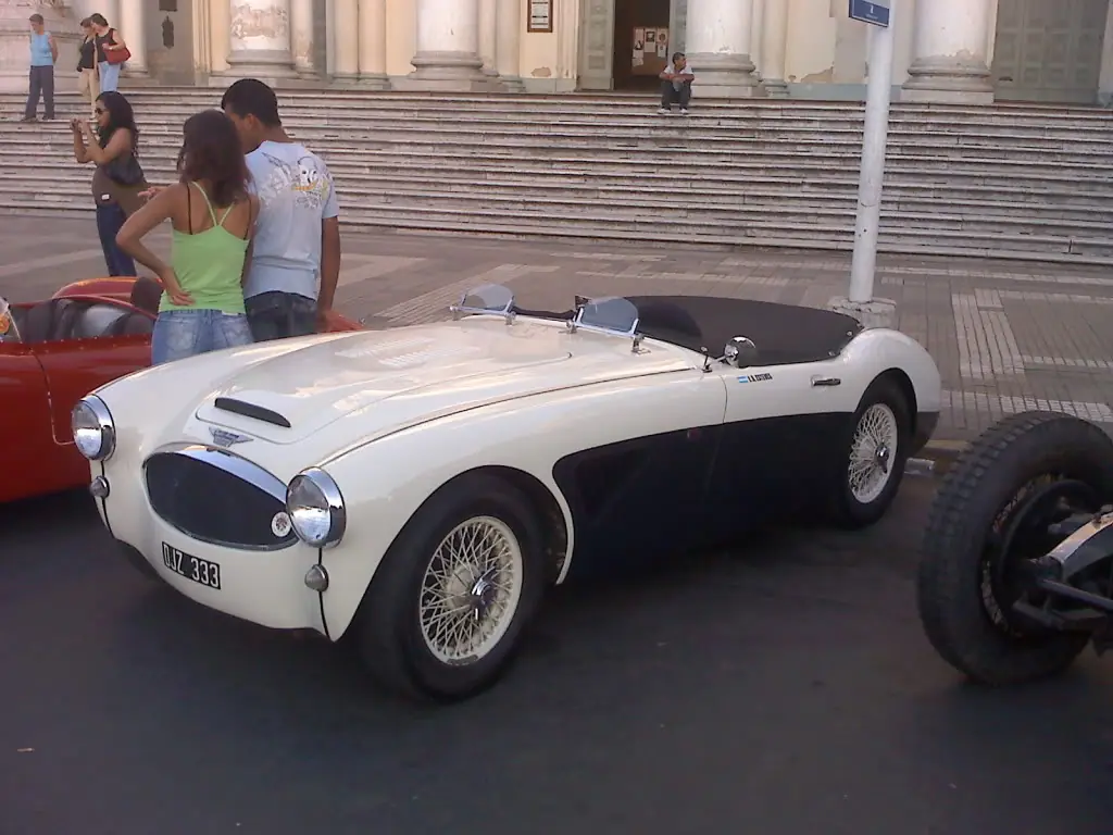 Competencia de autos antiguos en Paraná
