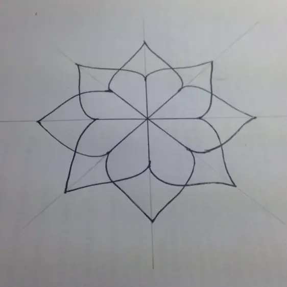Dibuja fácilmente un patrón de una preciosa flor