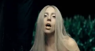 Mensaje illuminati en el video de Lady Gaga Mensaje illuminati en el video de Lady Gaga