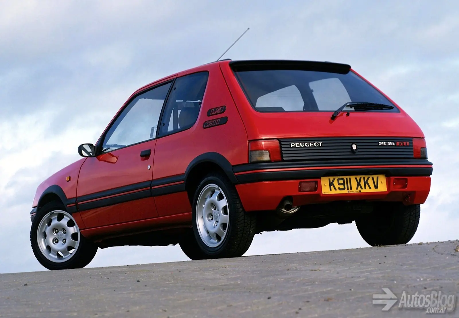 El Peugeot 205 GTI fue elegido como el mejor El Peugeot 205 GTI fue elegido como el mejor