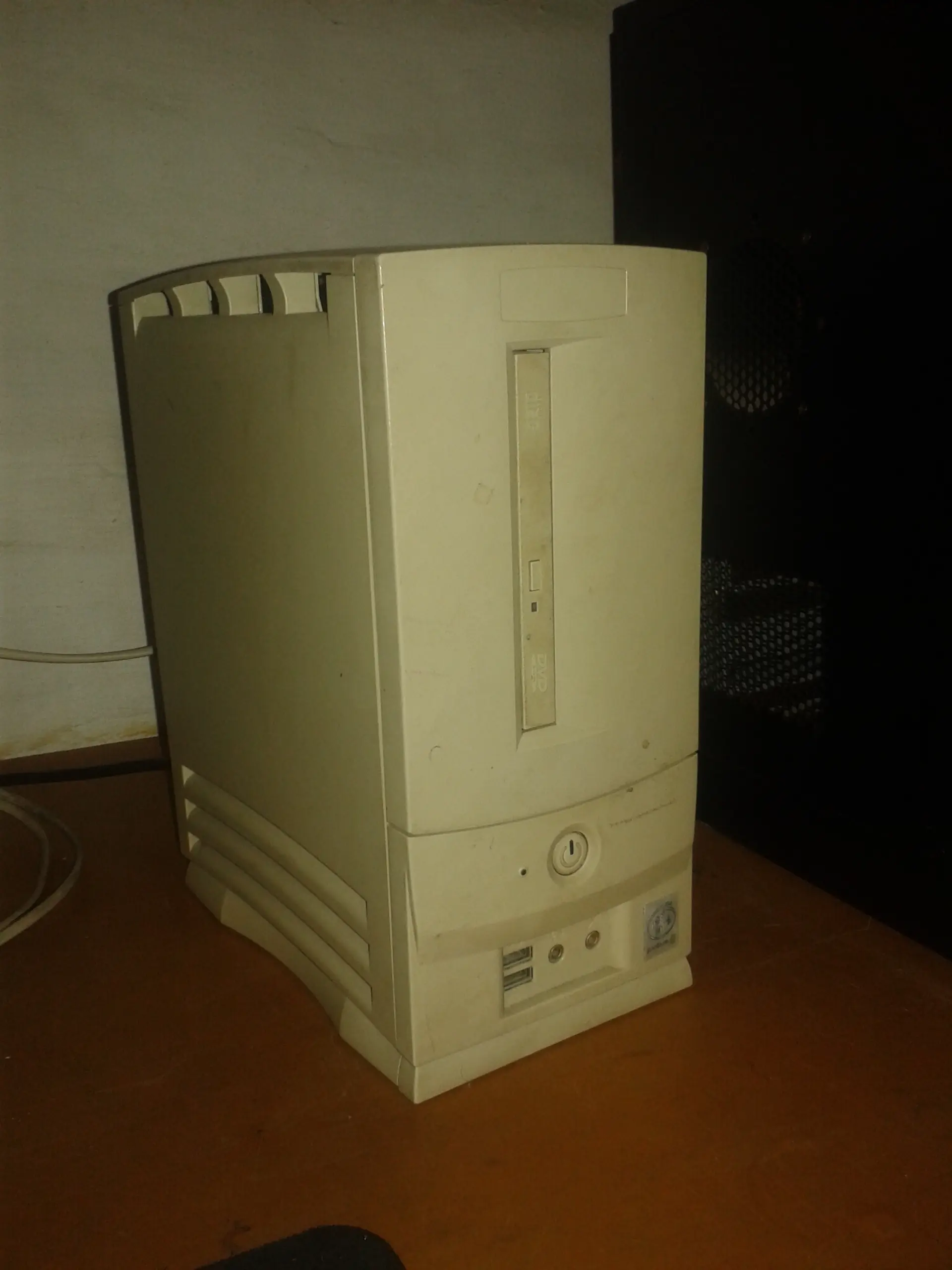 Me hice un servidor de descargas torrent y te lo muestro.