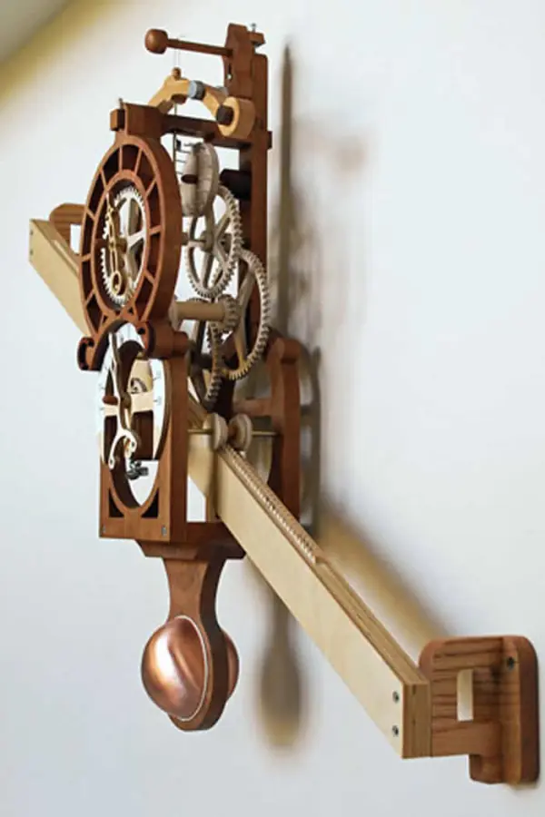 Llamativos Relojes de Madera que Dejan Ver sus Mecanismos