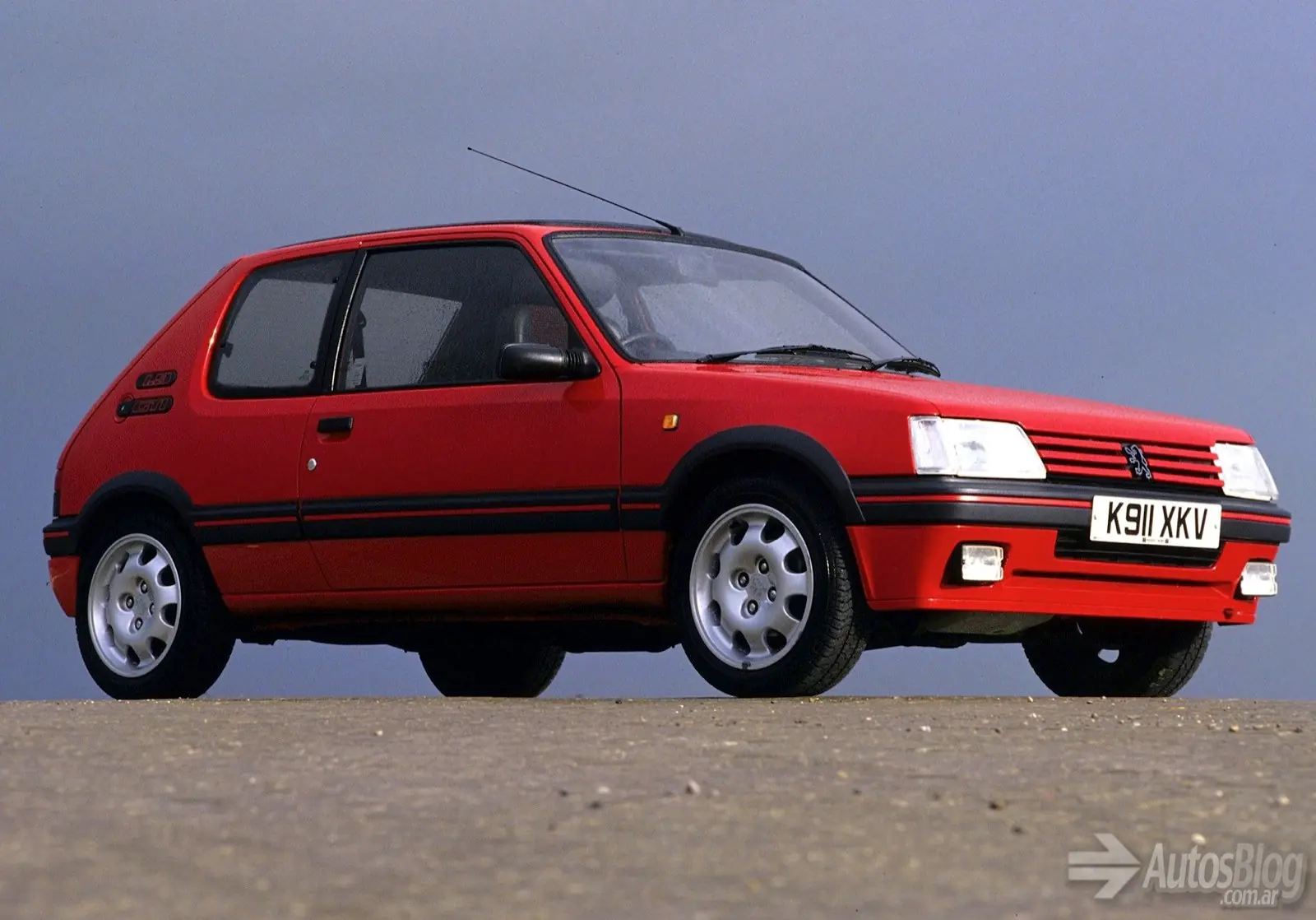 El Peugeot 205 GTI fue elegido como el mejor El Peugeot 205 GTI fue elegido como el mejor