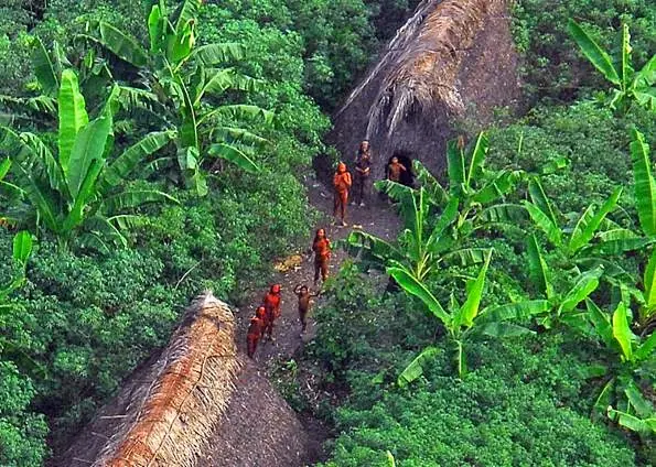 Tierra Hueca