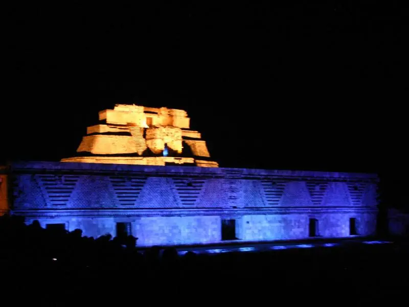 Mayas
