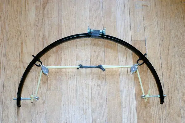 como hacer un arco con una llanta de bicicleta