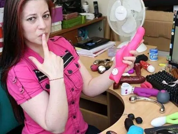 Probarías SexToys por plata??