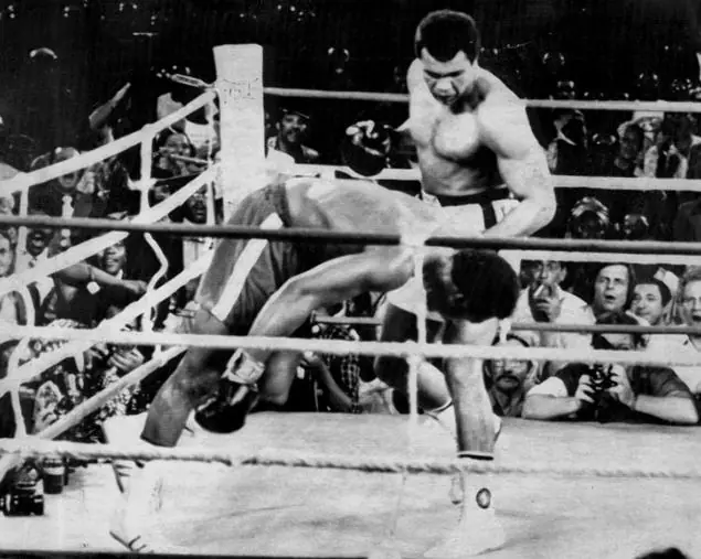 Muhammad Alí noquea a George Foreman!