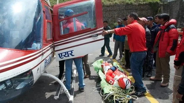 Enterate como usan los cadáveres en el Everest.