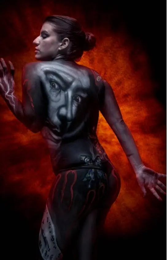 La experiencia de una gordita con body paint