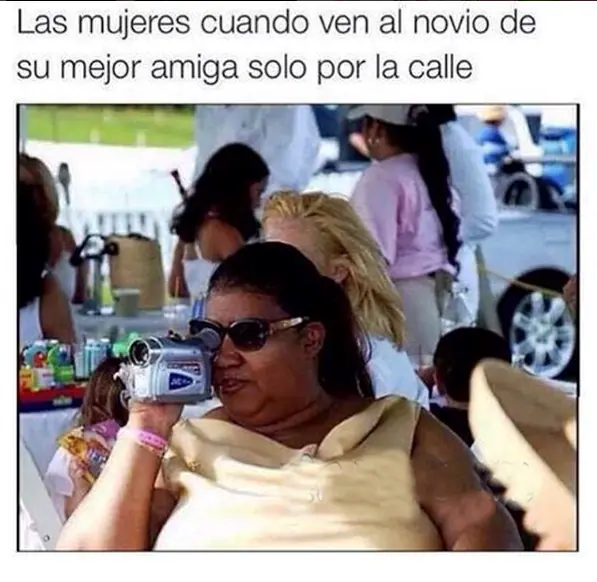 A mi me tenes que sacar la risa a tiros, (humoringa)