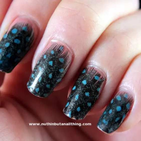 Crea una manicura de plumas