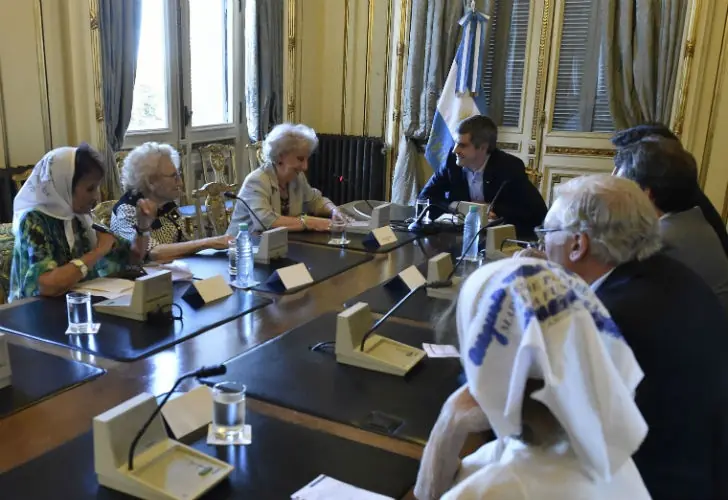 Carlotto reclamó a Peña por despidos y la detención de Sala