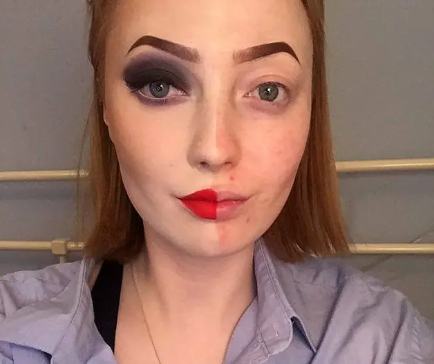 Crueles críticas por mostrar mitad de su cara sin maquillaje