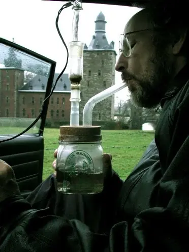 te defino por los porros que fumás