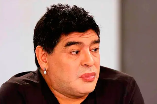 Los provocativos labios de Maradona