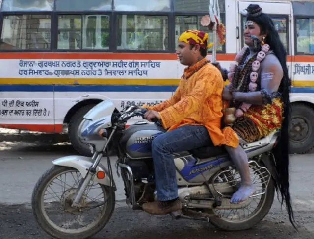 35 curiosas imágenes del estilo de vida en la India