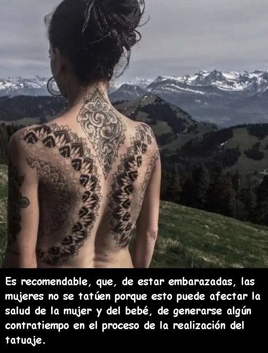 mujeres tatuadas