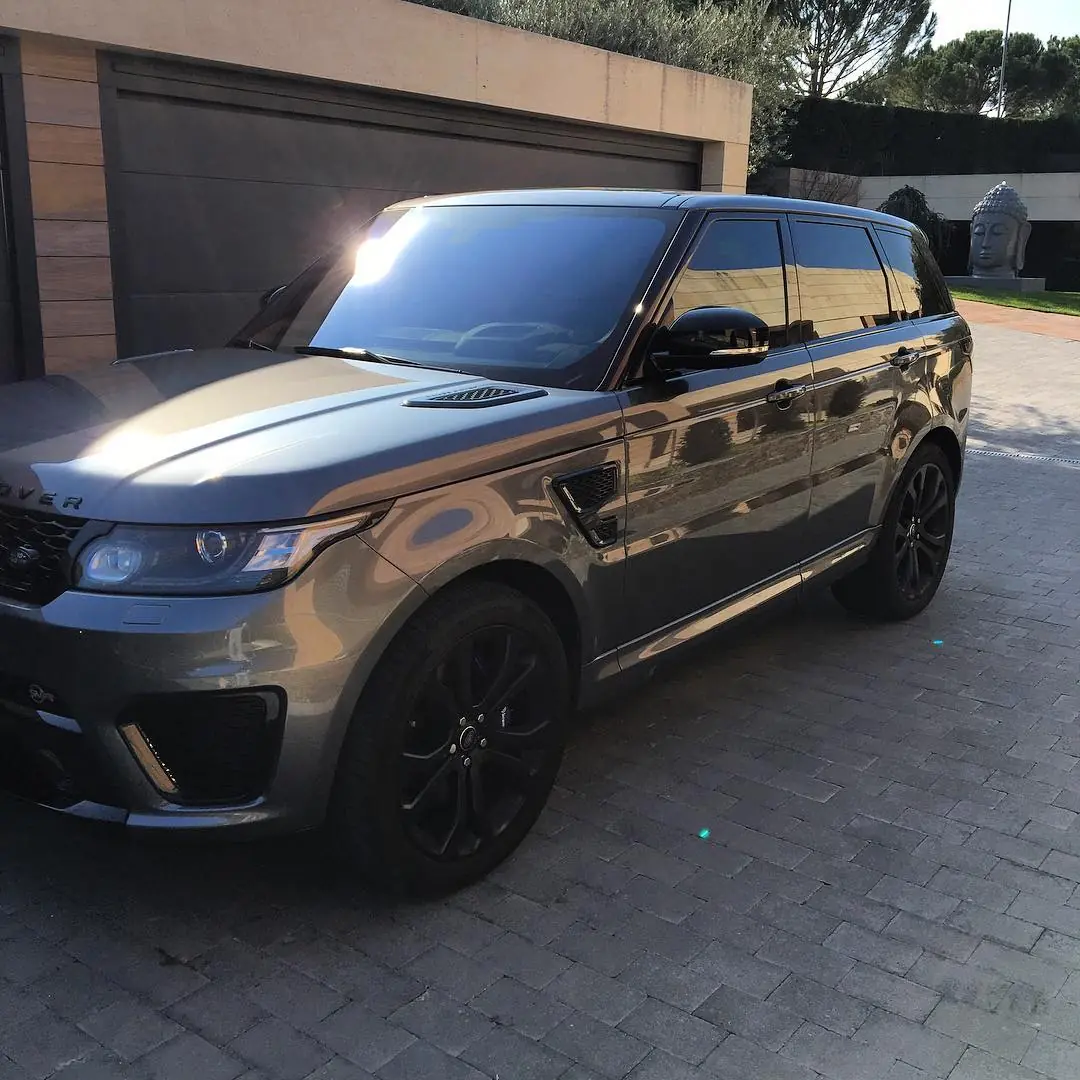 Mira los autos de Penaldo (CR7)