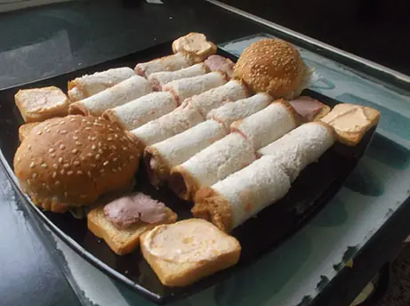 Jamon enrollado y mini hamburguesas de cabracho