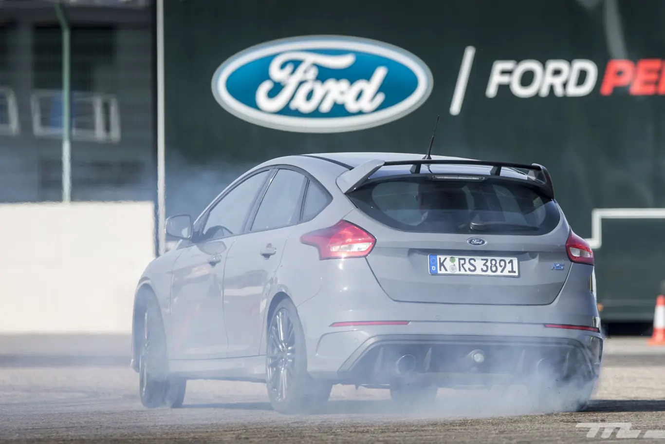 Ford Focus RS 2016 al volante del deportivo