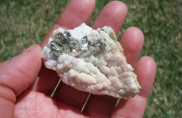 te muestro donde buscar piedras preciosas y semi vos mismo !