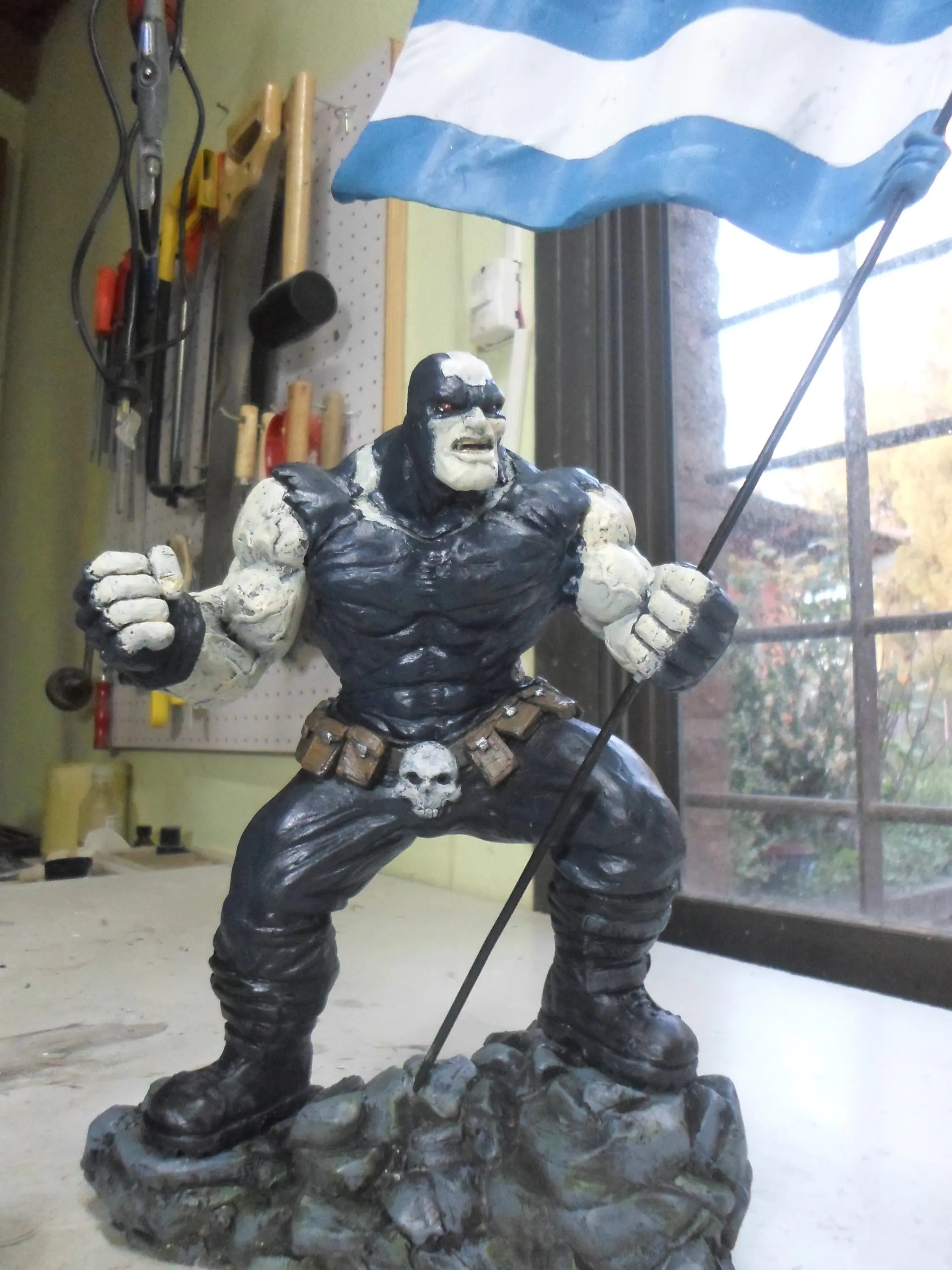 Cazador, escultura con boceto de Lucas +yapa Cazador, escultura con boceto de Lucas +yapa