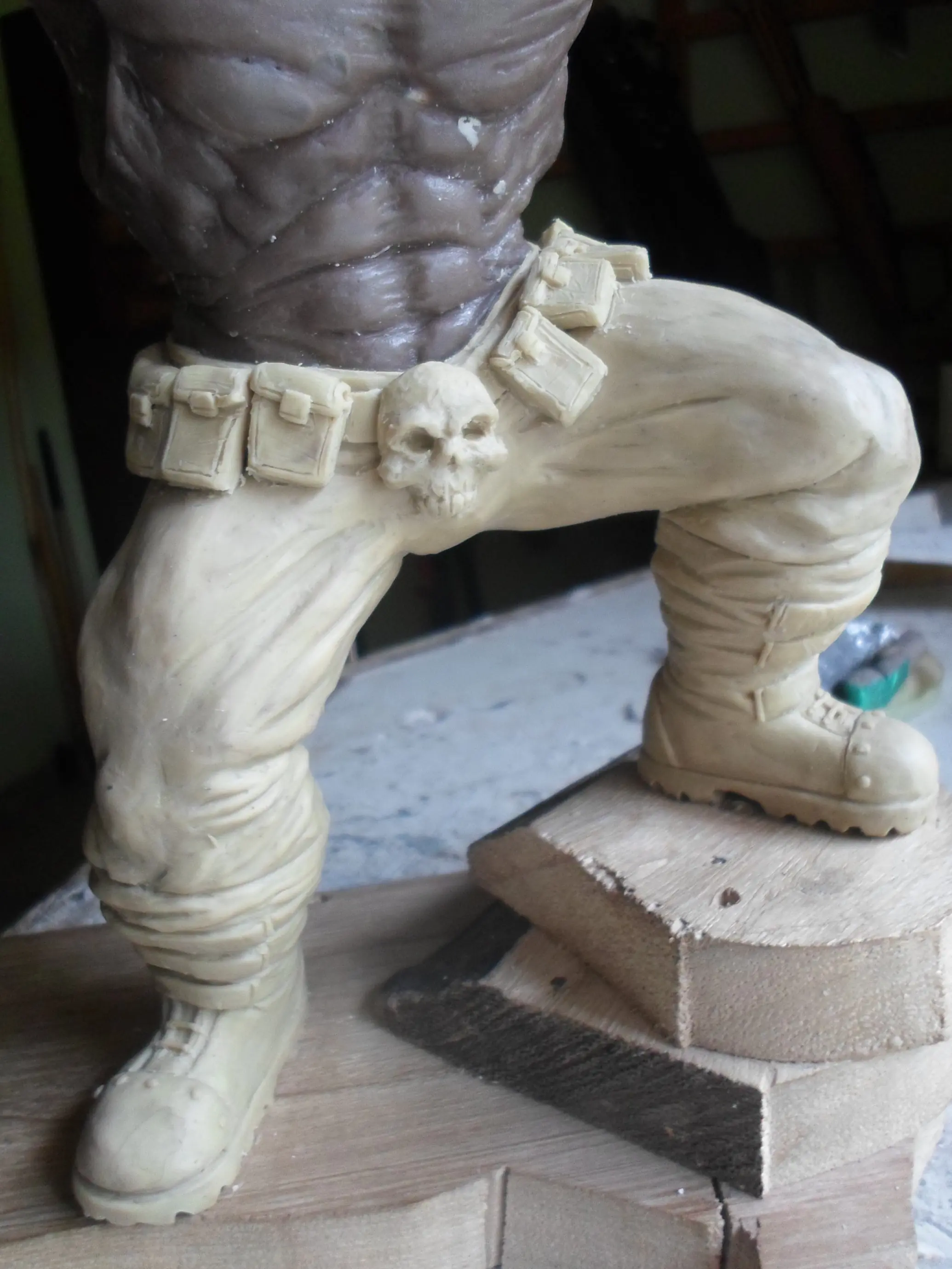 Cazador, escultura con boceto de Lucas +yapa Cazador, escultura con boceto de Lucas +yapa