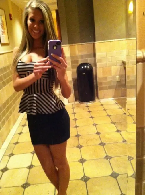 Conociendo a Selena Green Actriz porno