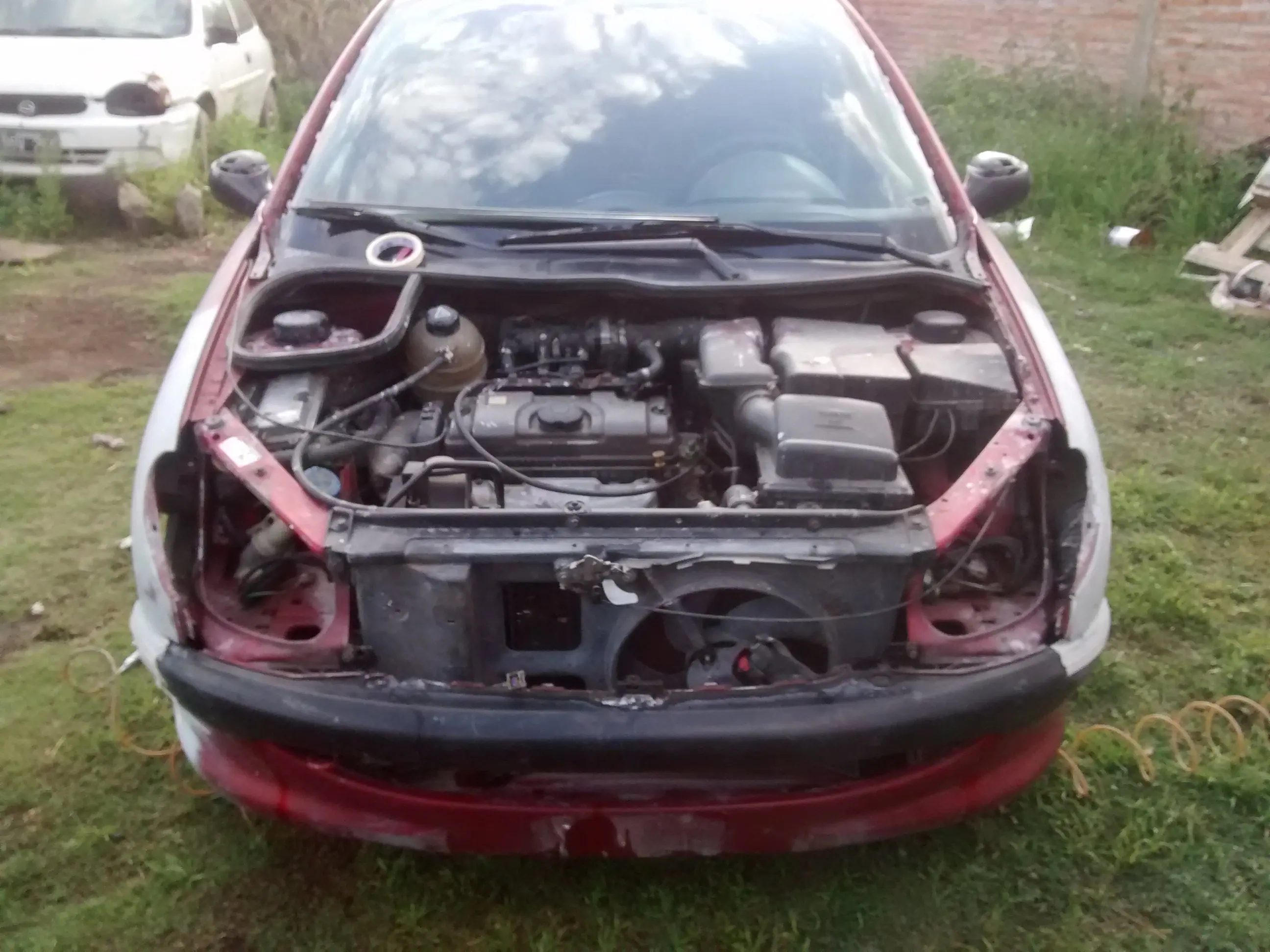 Mira papu como deje este Peugeot 206!