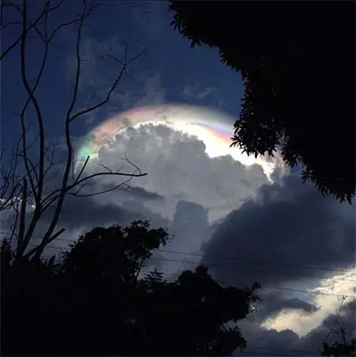 Nube apocalíptica inquieta a miles de personas en Costa Rica