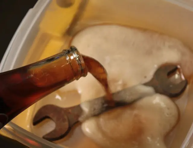 10 usos industriales de la Coca-Cola