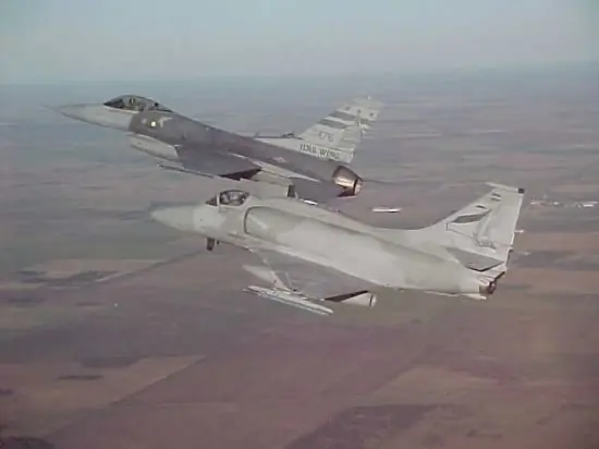 f16 f16