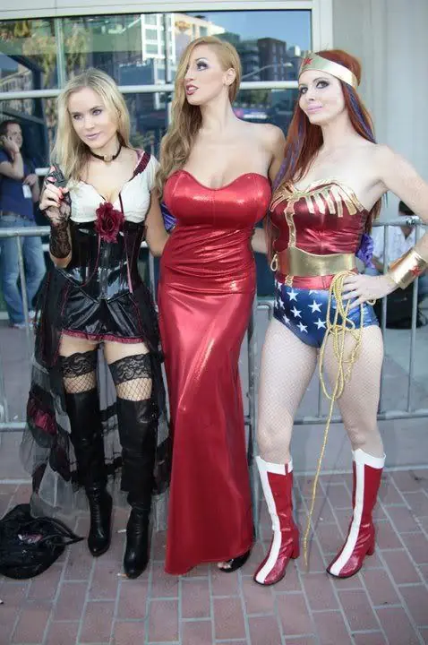 Modelo Pechugona Se parece a Jessica Rabbit (+Fotos)